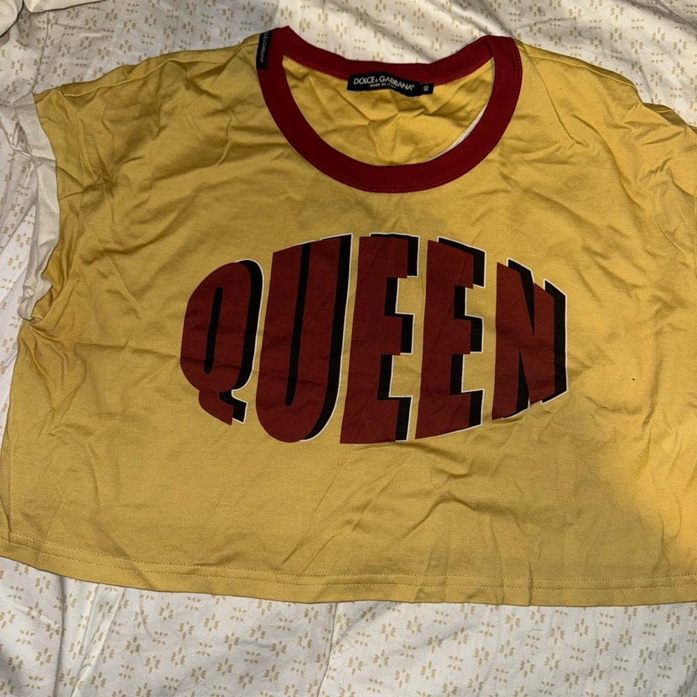 Dolce & Gabbana Yellow and Red Queen Tee - Picture 9 of 11